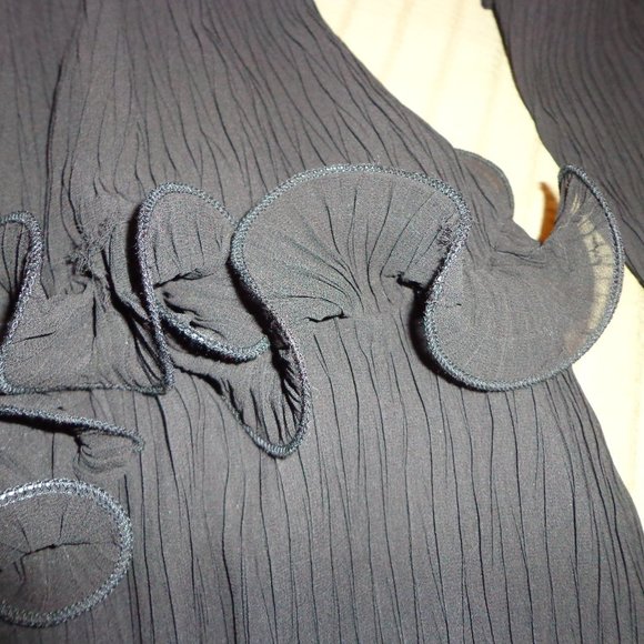 NWT Selfie Leslie Greta Tiered Ruffle Chiffon Long Sleeve Dress S Black - Picture 9 of 16